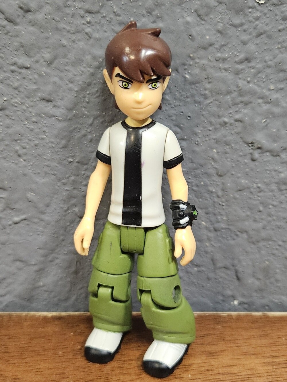 Ben 10 Vintage 2006 Bandai Ben Tennyson 4 Inch Action Figure